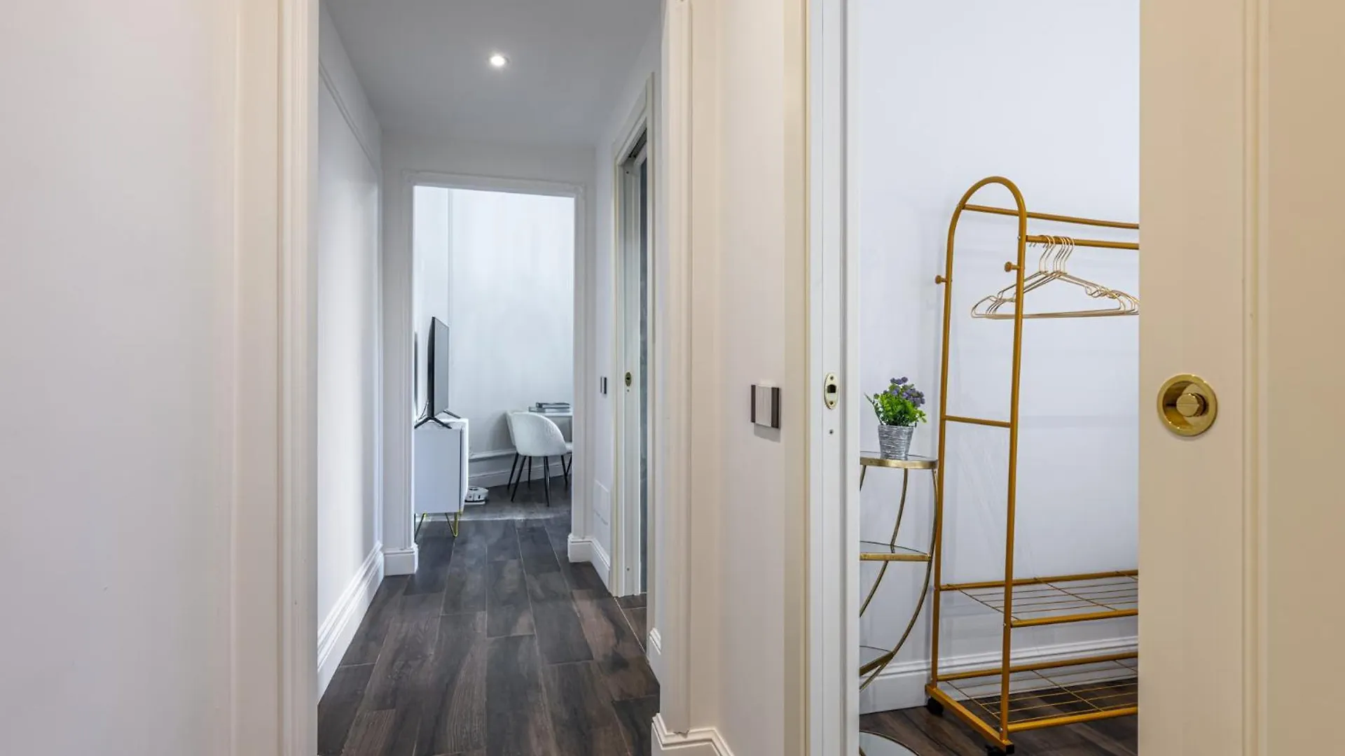 Central Station, Luxury & Modern With All Comfort! ミラノ 0*,