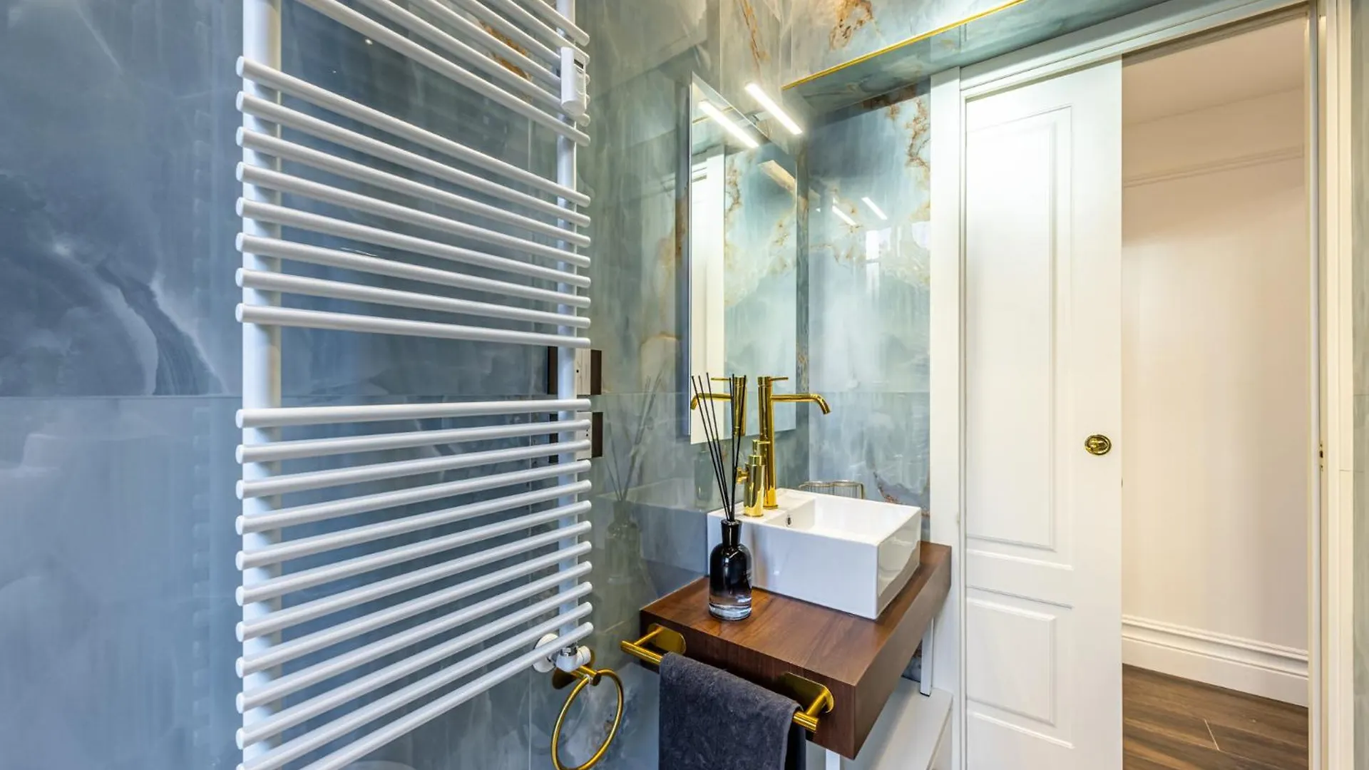 Central Station, Luxury & Modern With All Comfort! ミラノ 0*,  イタリア