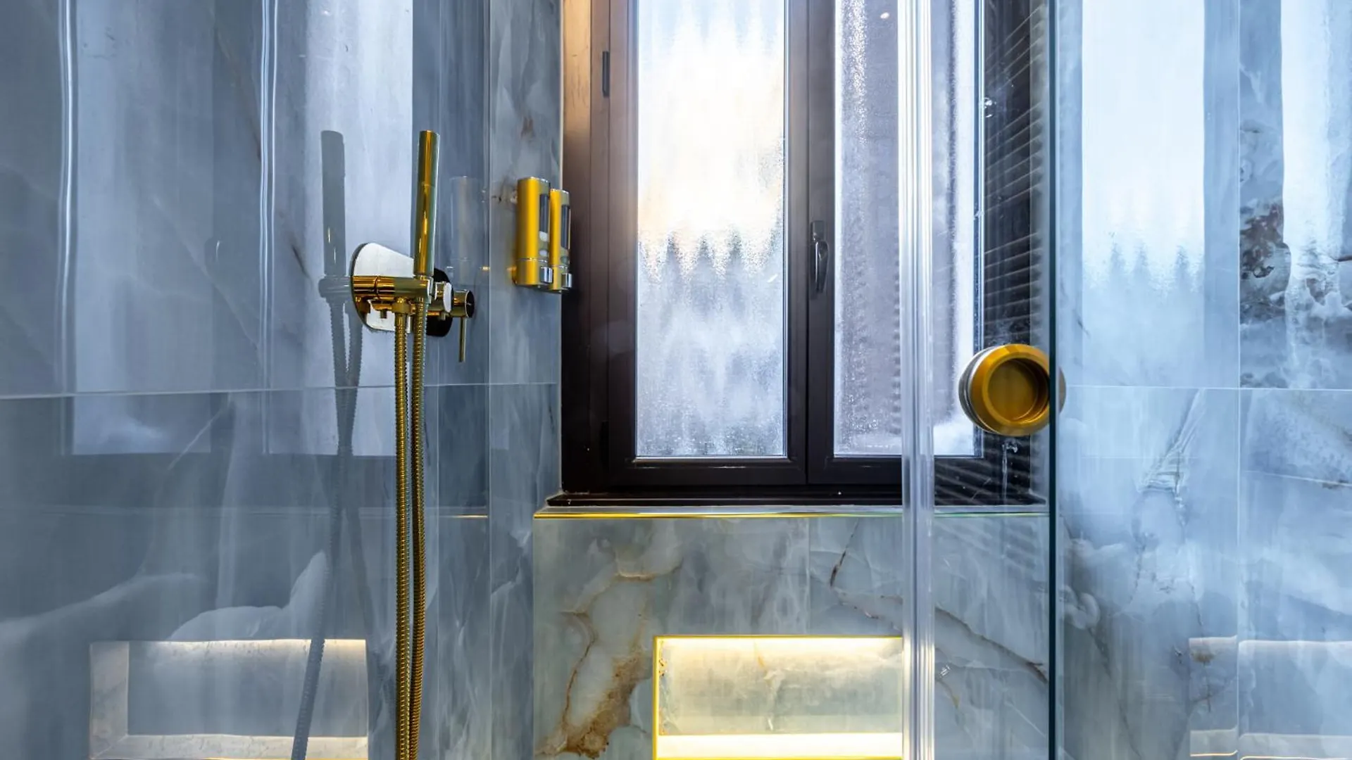 Central Station, Luxury & Modern With All Comfort! ミラノ アパート
