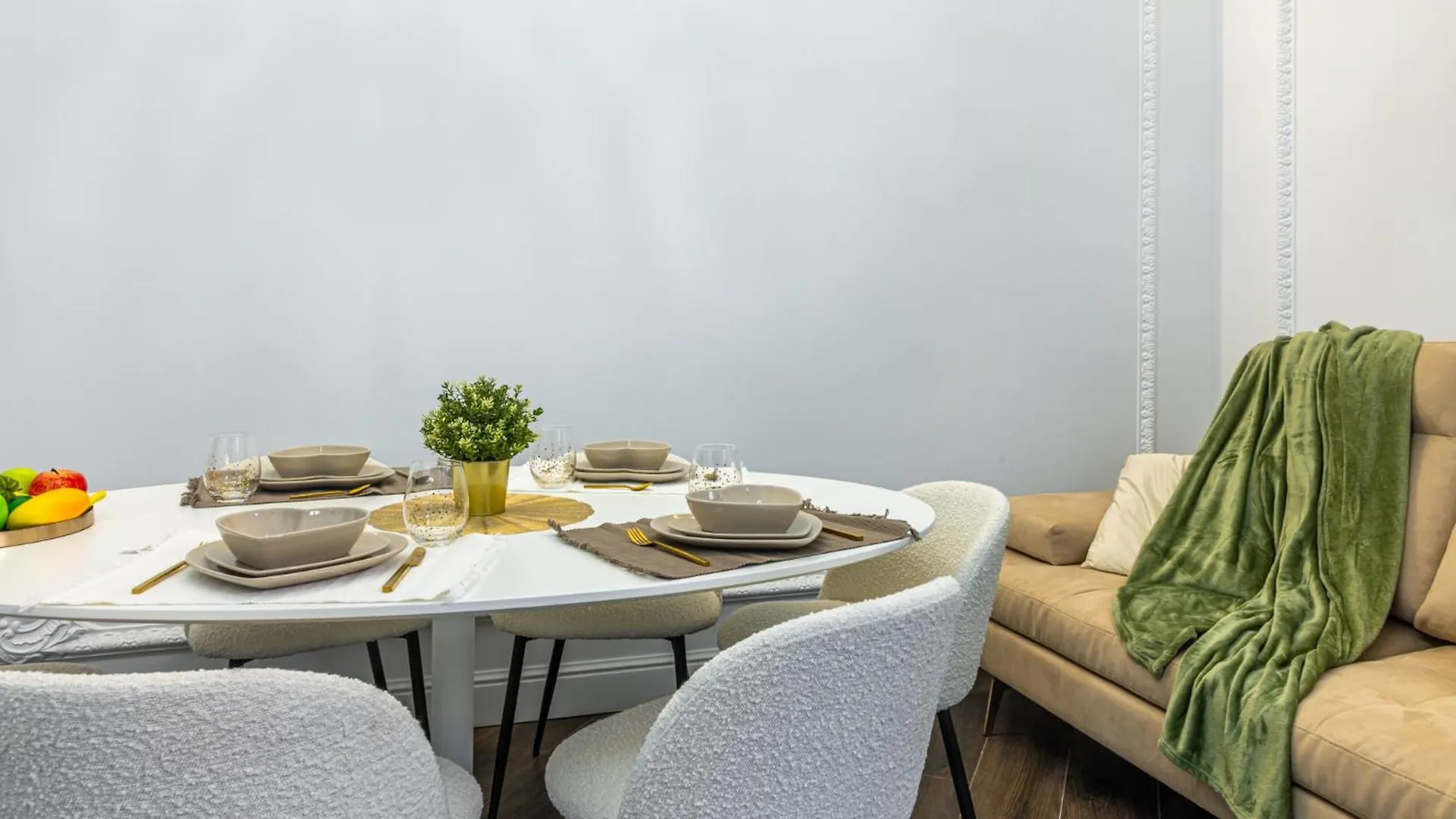 Central Station, Luxury & Modern With All Comfort! Milan Apartment